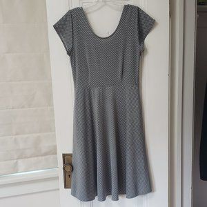 Karina Dresses Naomi Dress in dove dots pattern - S/M